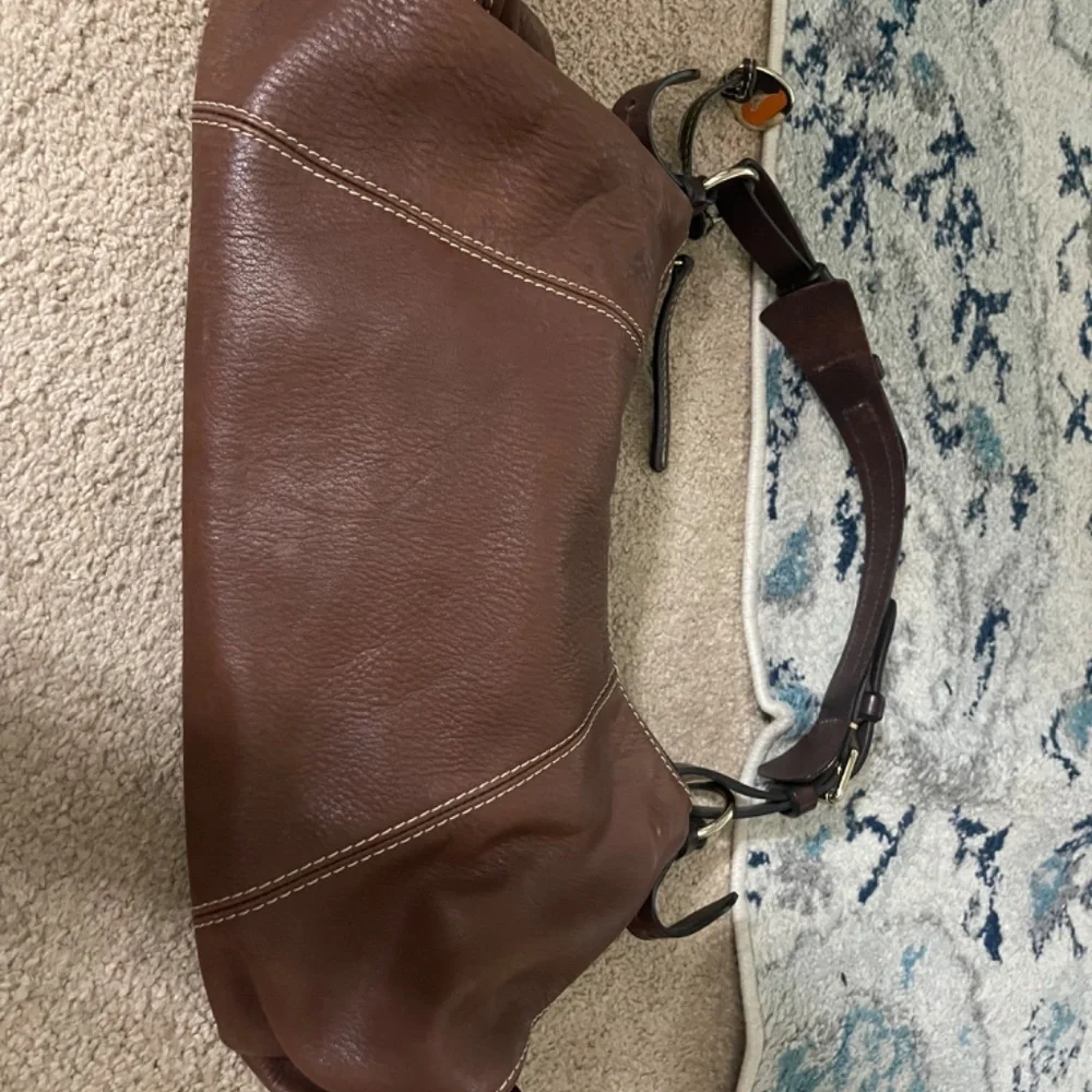 Dooney & Bourke handbag - Picture 2 of 3